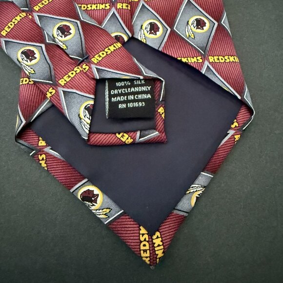 Washington Redskins NFL Logo 100% Silk Necktie Tie Burgundy Gray Football Fan - Picture 3 of 8